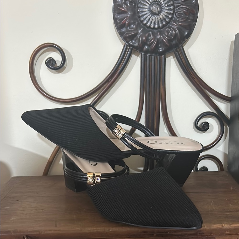 🔥Joyo Black Mules with Pointed Toe and Elegant Design